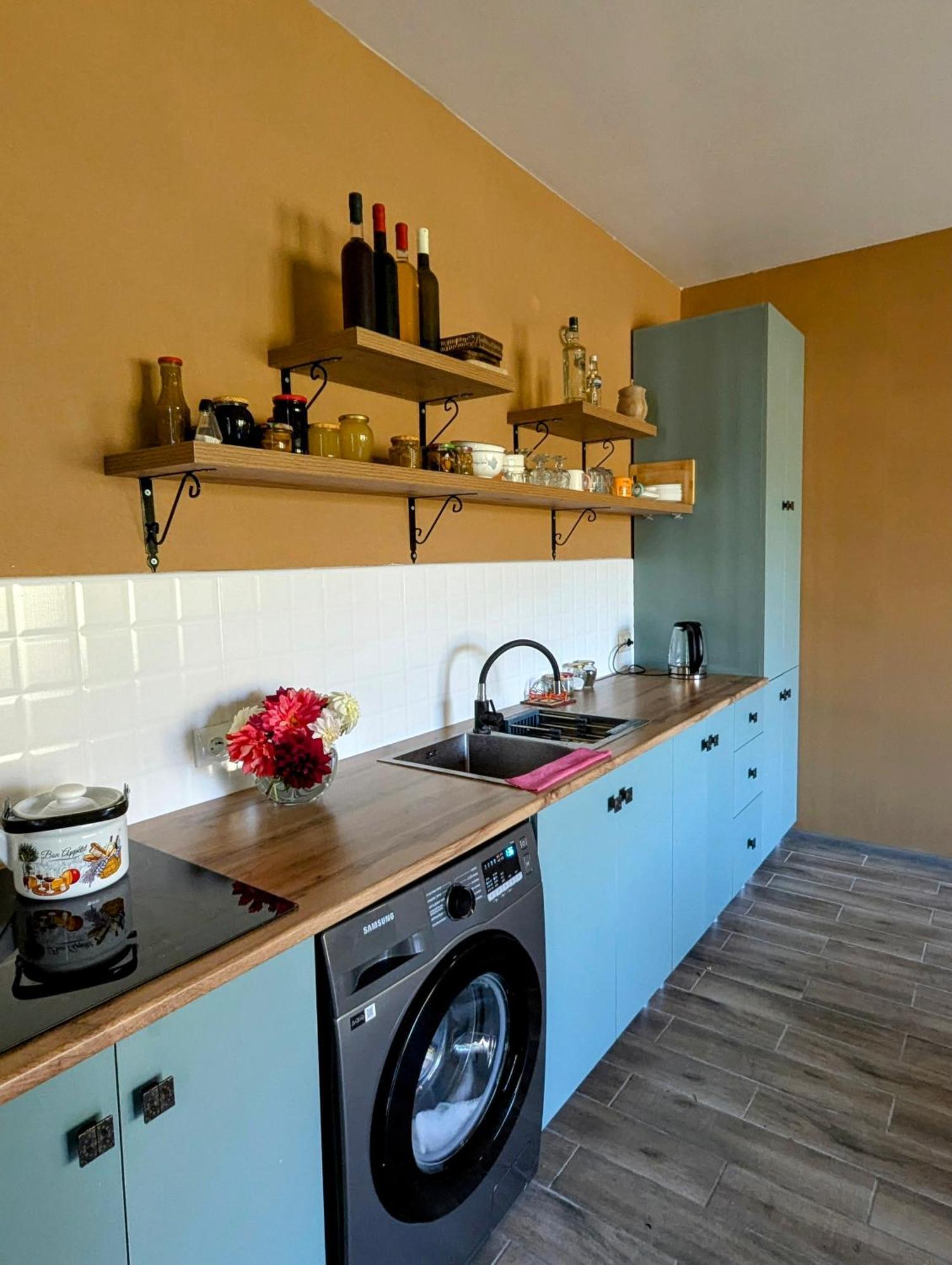 Отель Bee House Pia Экстерьер фото